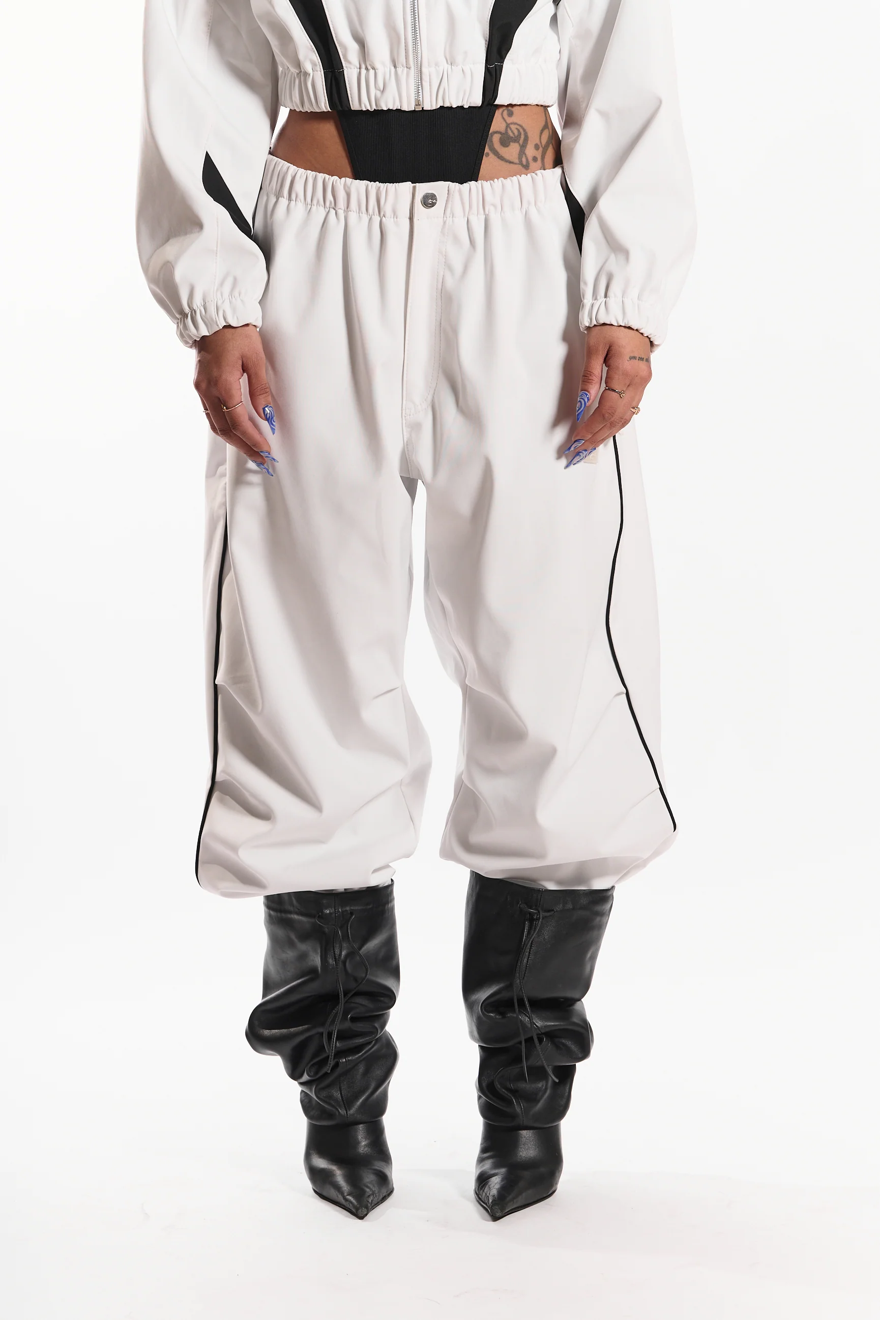 Street Thing Women's Joggers (white) - Image 9